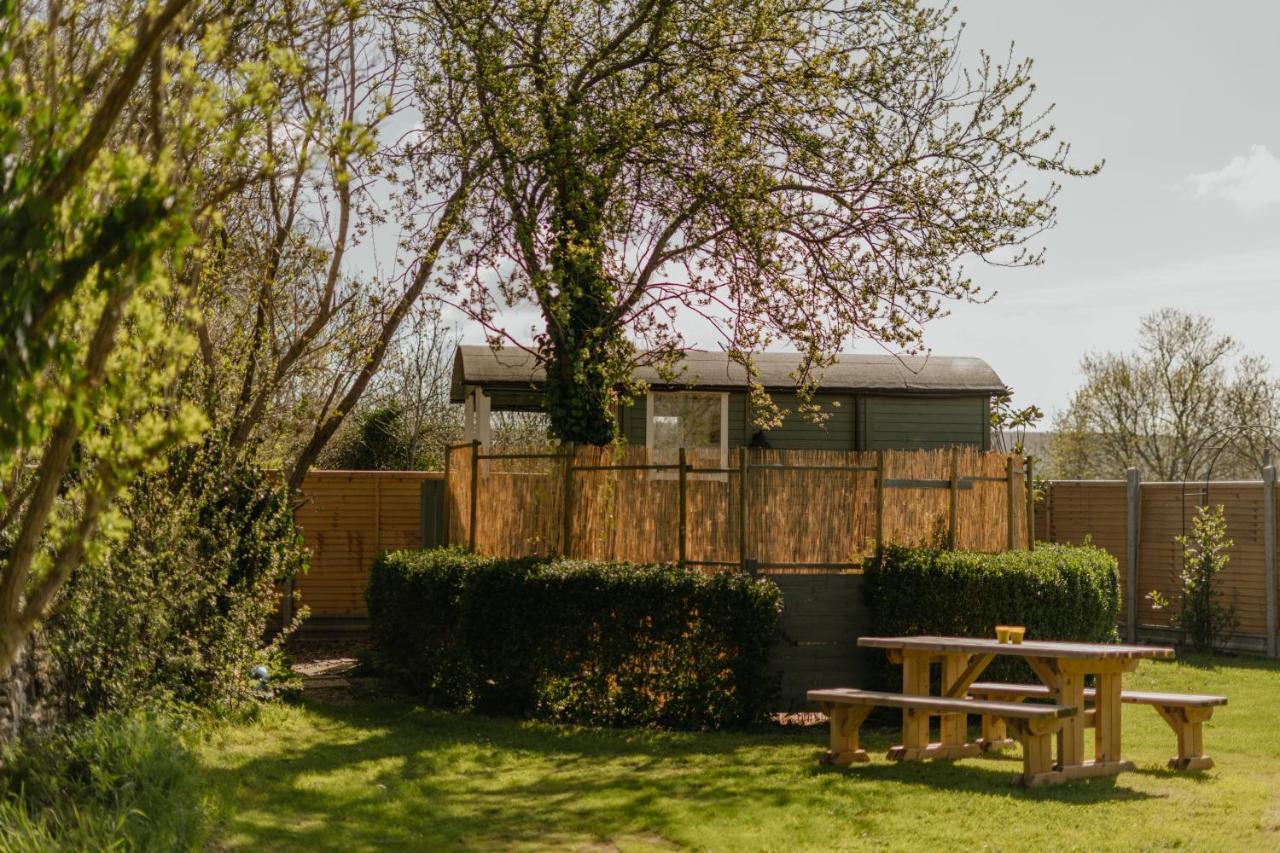 Little England Retreats - Cottage, Yurt And Shepherd Huts Othery Ngoại thất bức ảnh