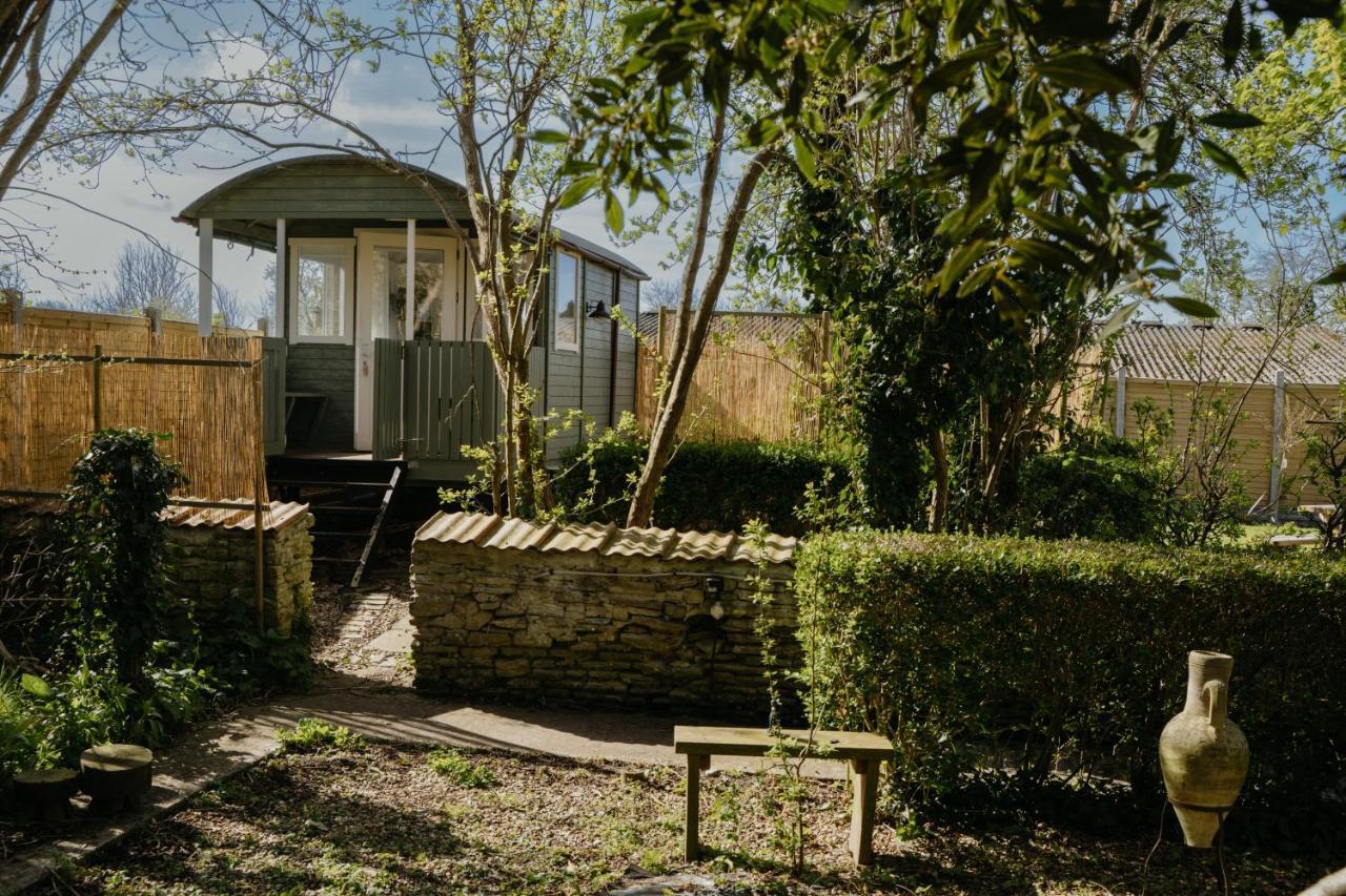 Little England Retreats - Cottage, Yurt And Shepherd Huts Othery Ngoại thất bức ảnh