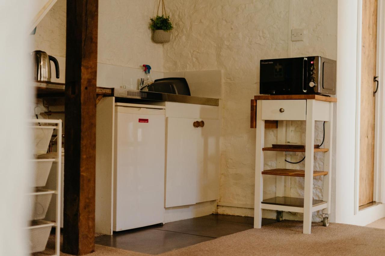 Little England Retreats - Cottage, Yurt And Shepherd Huts Othery Ngoại thất bức ảnh