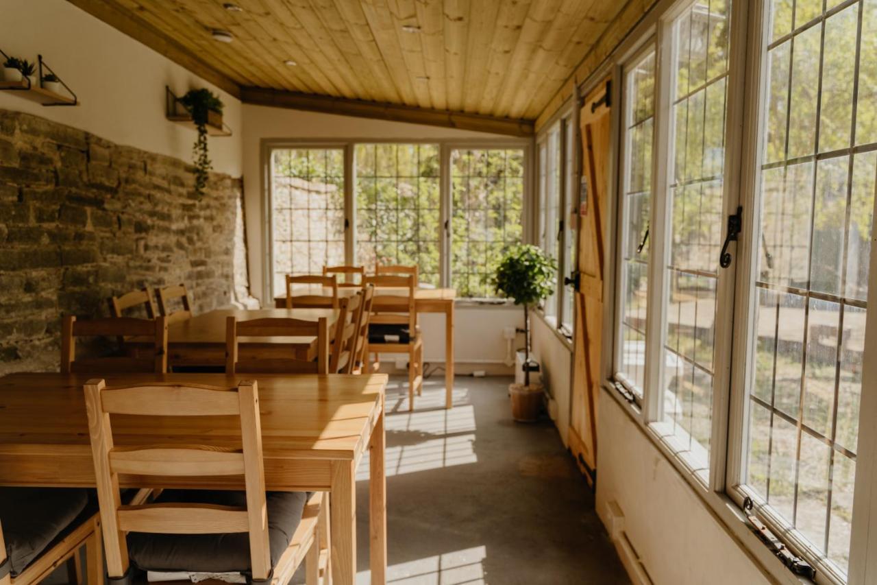 Little England Retreats - Cottage, Yurt And Shepherd Huts Othery Ngoại thất bức ảnh