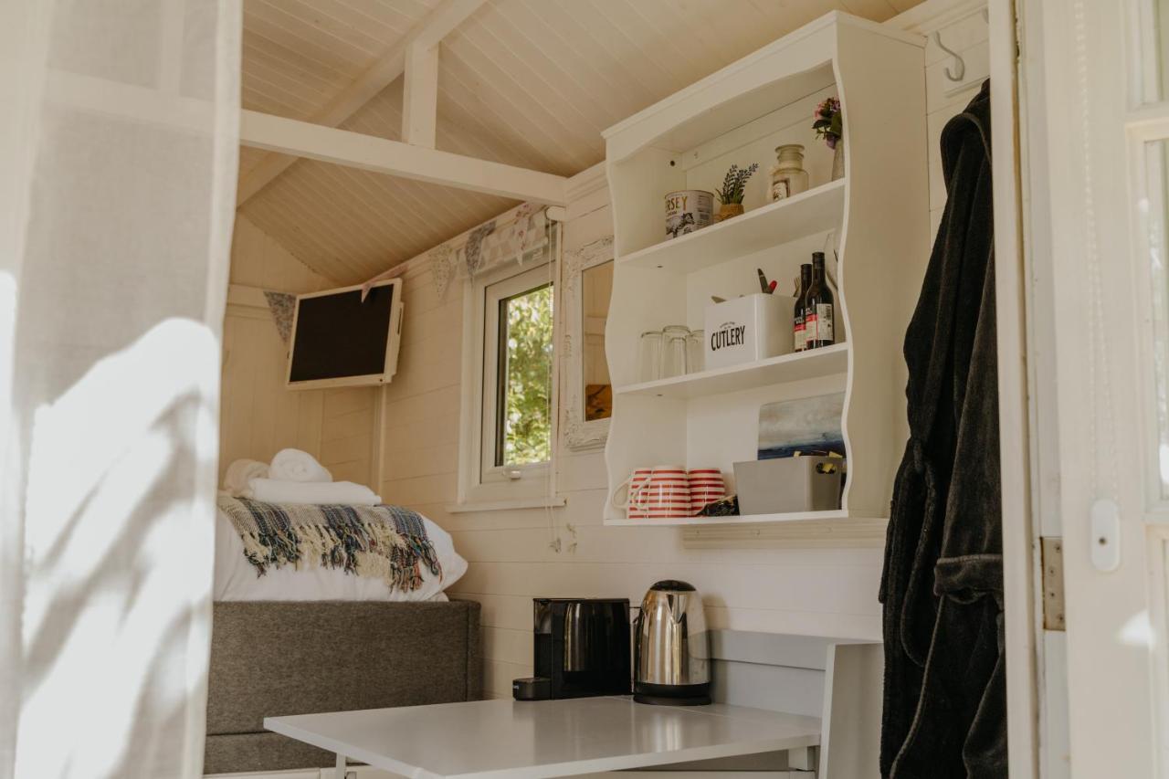 Little England Retreats - Cottage, Yurt And Shepherd Huts Othery Ngoại thất bức ảnh
