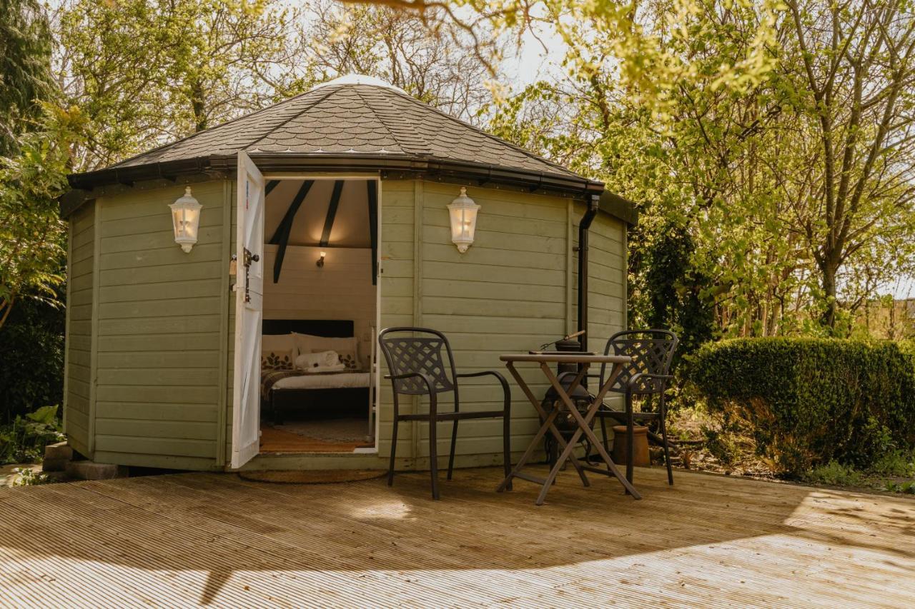 Little England Retreats - Cottage, Yurt And Shepherd Huts Othery Ngoại thất bức ảnh