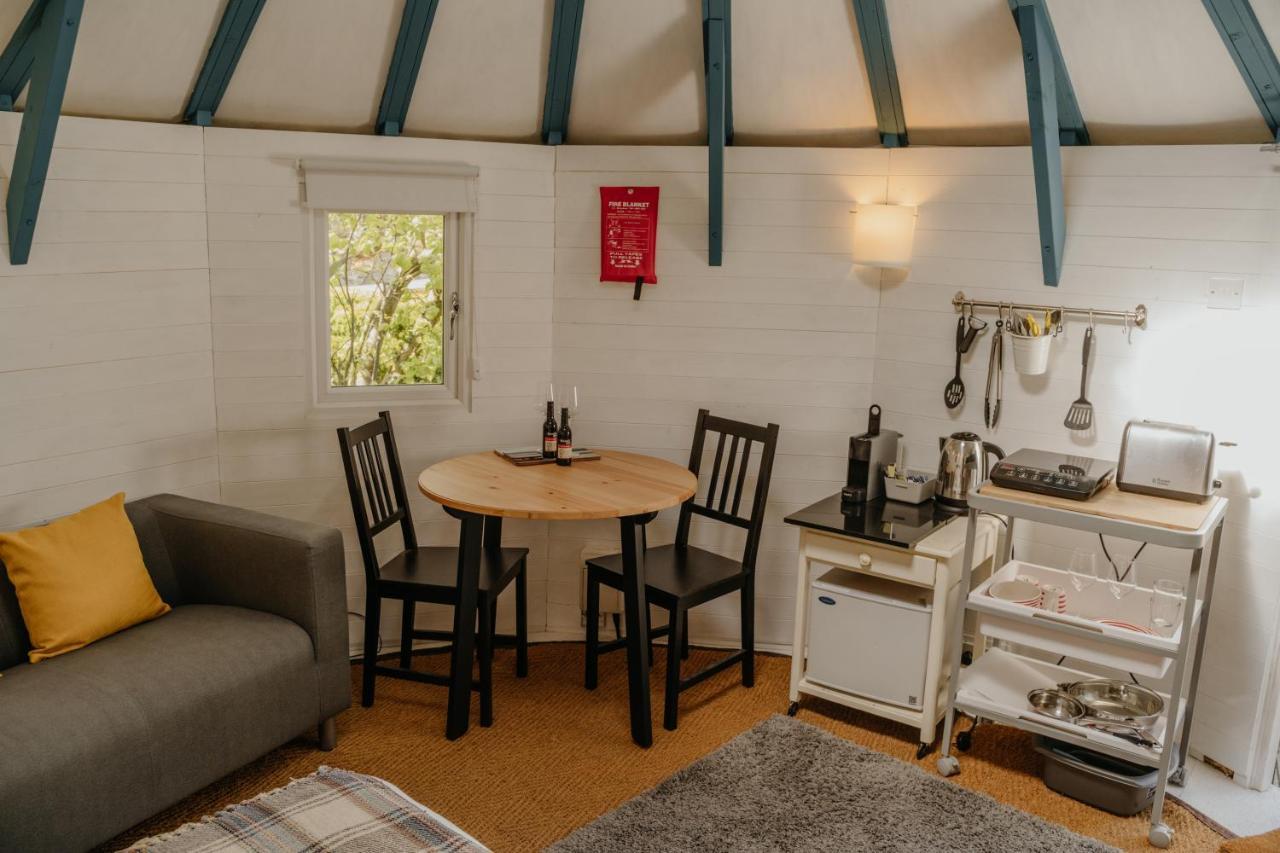 Little England Retreats - Cottage, Yurt And Shepherd Huts Othery Ngoại thất bức ảnh
