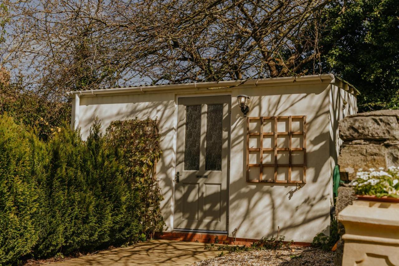 Little England Retreats - Cottage, Yurt And Shepherd Huts Othery Ngoại thất bức ảnh